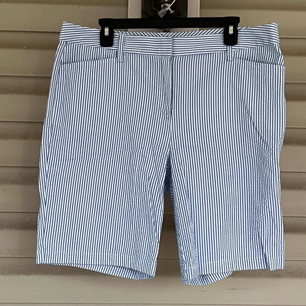 Lands End Mid Rise Seersucker Shorts Womans Sz 14 Striped Aqua Blue White 37x10”